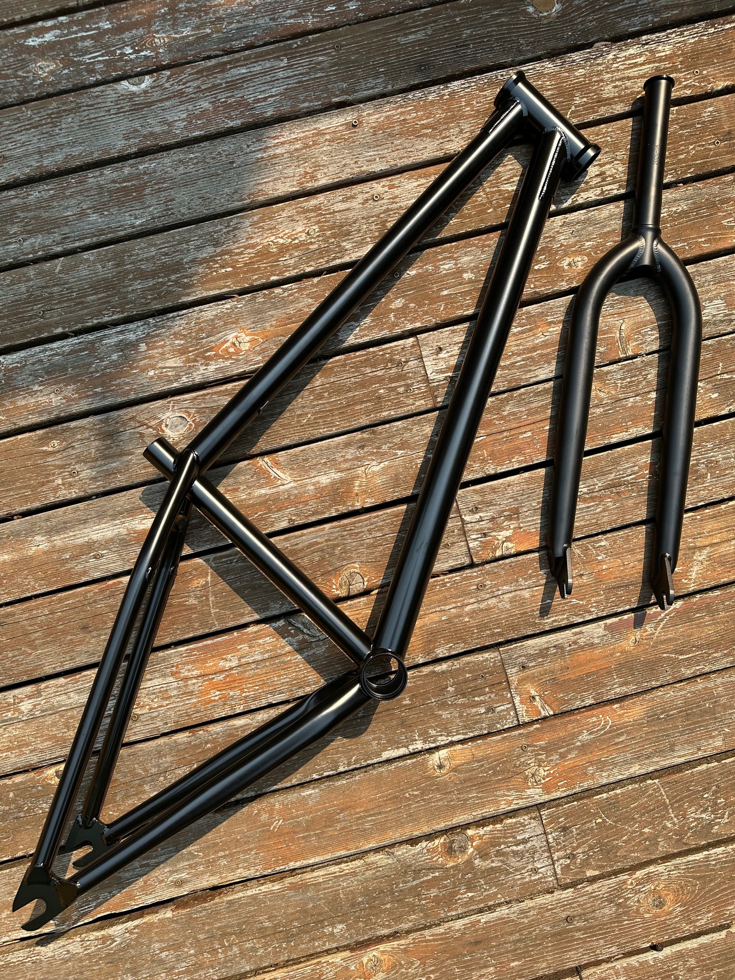 Glimmer Sample Frame - Dark Black with fork - USA / Taiwanese Frames